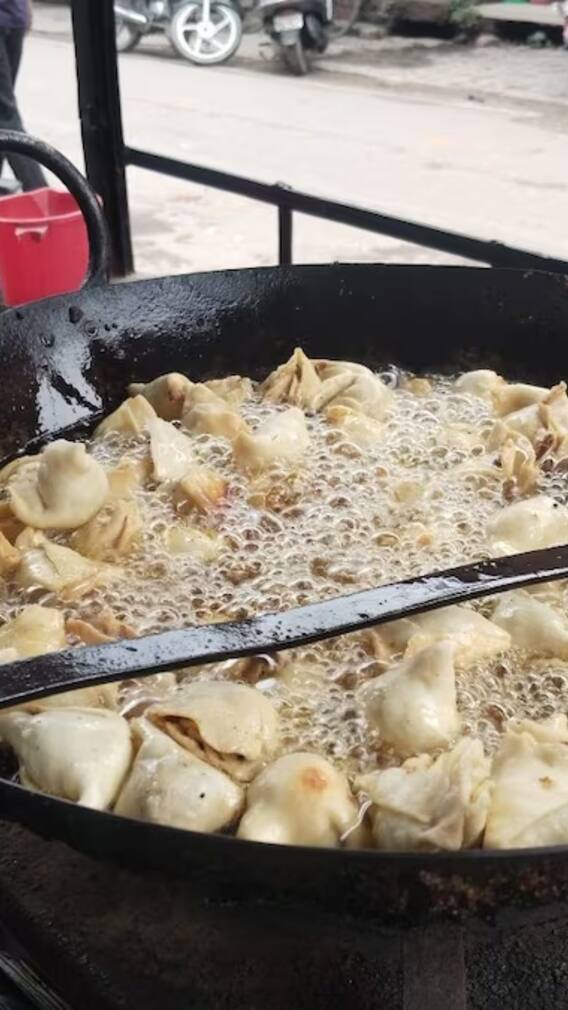 सुल्तानपुर का ये समोसा क्यों है फेमस, जानें- कैसे बनाया जाता है?