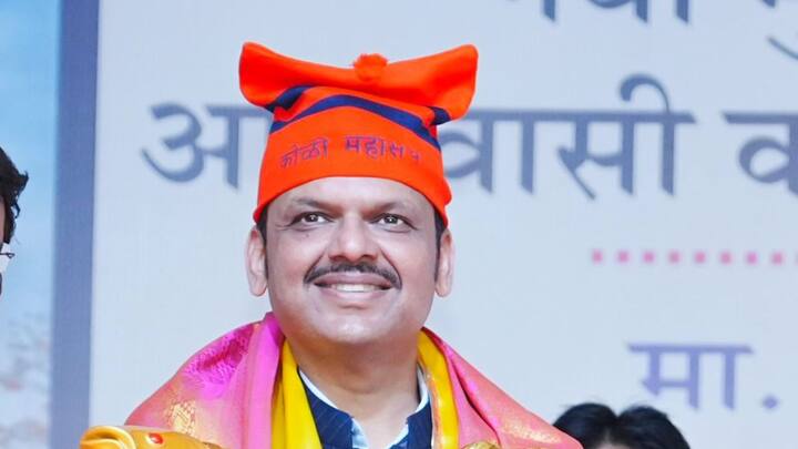 न्यूज तक की रिपोर्ट के मुताबिक शिवसेना नेता और सीएम एकनाथ शिंदे को भाजपा की ओर से भरोसा दिया गया है. उनको कहा गया है कि भले ही उनकी पार्टी विधानसभा चुनाव की कुल 288 में से 40 से ज्यादा सीटें जीते फिर भी वह मुख्यमंत्री पद पर बरकरार रखेंगे. वहीं देवेंद्र फडणवीस की बात करें तो वह महाराष्ट्र में बीजेपी के खेमे से एक लोकप्रिय चेहरा है. फडणवीस को ऐसे नेता के रूप में देखा जाता है जो जनता के लिए काम करता है.