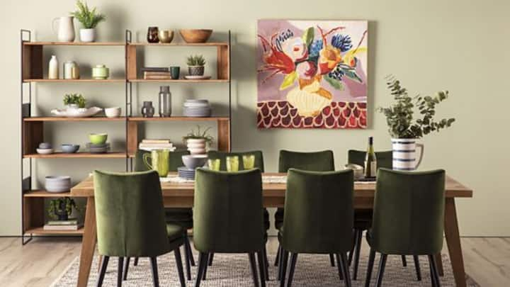 A dining area's more than just a space to eat. Vastu Shastra suggests that a well-planned dining room enhances positivity. Here are some Vastu tips to make your dining area welcoming and harmonious.