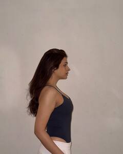 Shraddha Das: સાઉથ એક્ટ્રેસ શ્રદ્ધા દાસનો ફરી જોવા મળ્યો બોલ્ડ અંદાજ, ઈન્સ્ટા પર શેર કરી તસવીરો