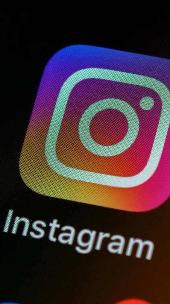 Instagram पर कितने फॉलोवर्स होने पर सरकार से मिलेंगे 8 लाख रुपये! जानें नियम