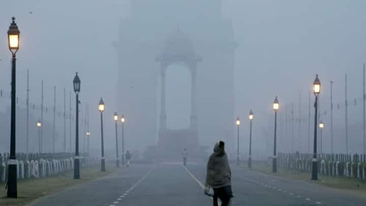बारिश बंद होने के बाद अब मौसम में बदलाव देखा जा रहा है. सुबह के समय ठंडक महसूस की जा रही है. माना जा रहा है कि इस बार जल्द ही सर्दी की शुरुआत हो सकती है.