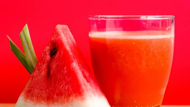 இந்திய உணவு பாதுகாப்பு தர நிர்ணய ஆணையம் (FSSAI), நுகர்வோர் கலப்படம் செய்யப்பட்ட அல்லது போலியான தர்பூசணிகளைக் கண்டறிவதற்கான துல்லியமான வழிமுறைகளையும் பரிந்துரைத்துள்ளது.