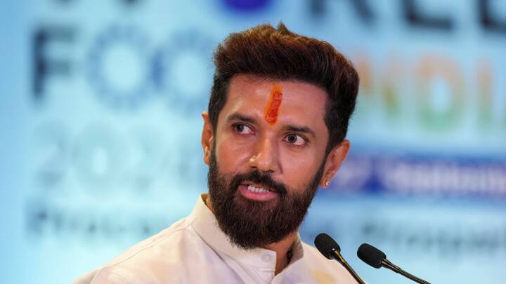 झारखंड विधानसभा चुनाव इस साल के अंत में होने वाले हैं. भाजपा से चुनाव प्रभारी शिवराज सिंह चौहान ने बीते शनिवार को को बताया कि पार्टी ने उम्मीदवारों के चयन की प्रक्रिया शुरू कर दी है.