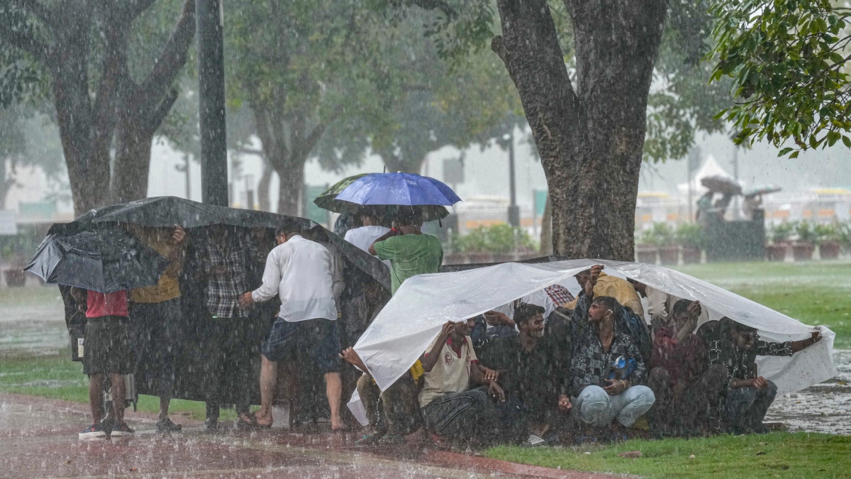 Ujjain Weather: सीएम मोहन यादव के शहर उज्जैन में झमाझम बारिश से जलभराव, लोग परेशान