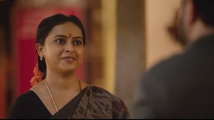 கதாநாயகியாக ஸ்ரீ திவ்யா நடித்துள்ளார் மற்றும் ராஜ்கரன் முக்கிய கதாபாத்திரத்தில் நடித்துள்ளார்.அவர்களின் கதாபாதிரம் டிரைலரில் அதிகமாக காட்டப்படவில்லை .