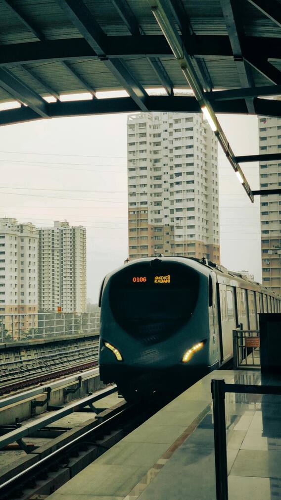 कितनी तेज चल सकती है मेट्रो