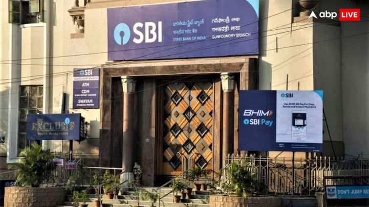 SBI Fake Net Banking Reward Point Message Govt alerts Customers Cyber Scam SBI Alert: ভুয়ো রিওয়ার্ড পয়েন্টের মেসেজ ঢুকছে ফোনে ? ক্লিক করলেই সর্বনাশ, সতর্ক করল SBI