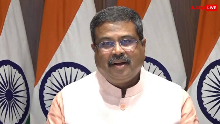 सरकार के इस प्लेटफार्म का फायदा उठा रहे लाखों स्टूडेंट्स! नौकरी-पेशा वाले भी पीछे नहीं Centre government swayam digital learning programme enhance skill to get better job सरकार के इस प्लेटफार्म का फायदा उठा रहे लाखों स्टूडेंट्स! नौकरी-पेशा वाले भी पीछे नहीं