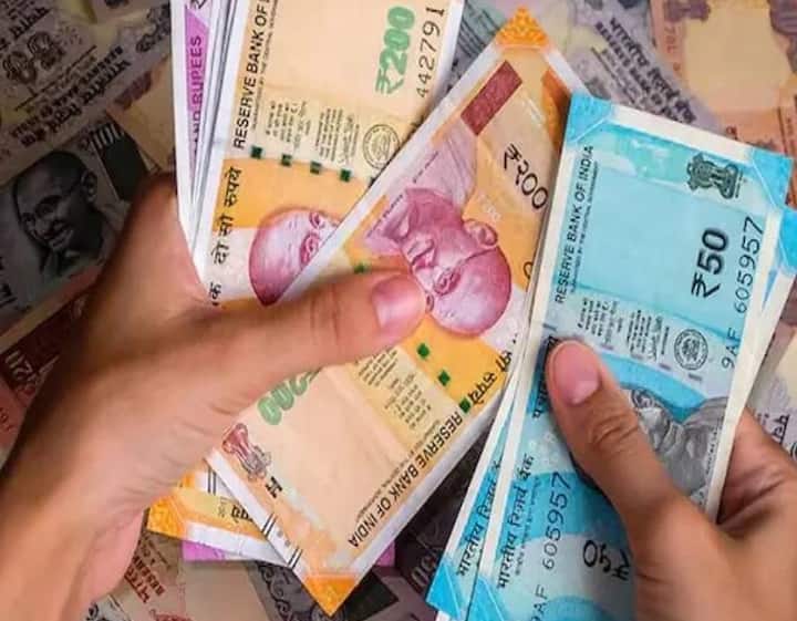 अनेक ब्रोकरेज कंपन्या JSW Energy या कंपनीचे शेअर्स खरेदी करण्याचा सल्ला देत आहेत. त्यासाठी  917 रुपयांचे टार्गेट ठेवता येईल.