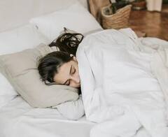 PHOTO : स्वप्नात 'या' गोष्टी खाताना स्वतःला पाहाल, तर गडगंज श्रीमंत व्हाल