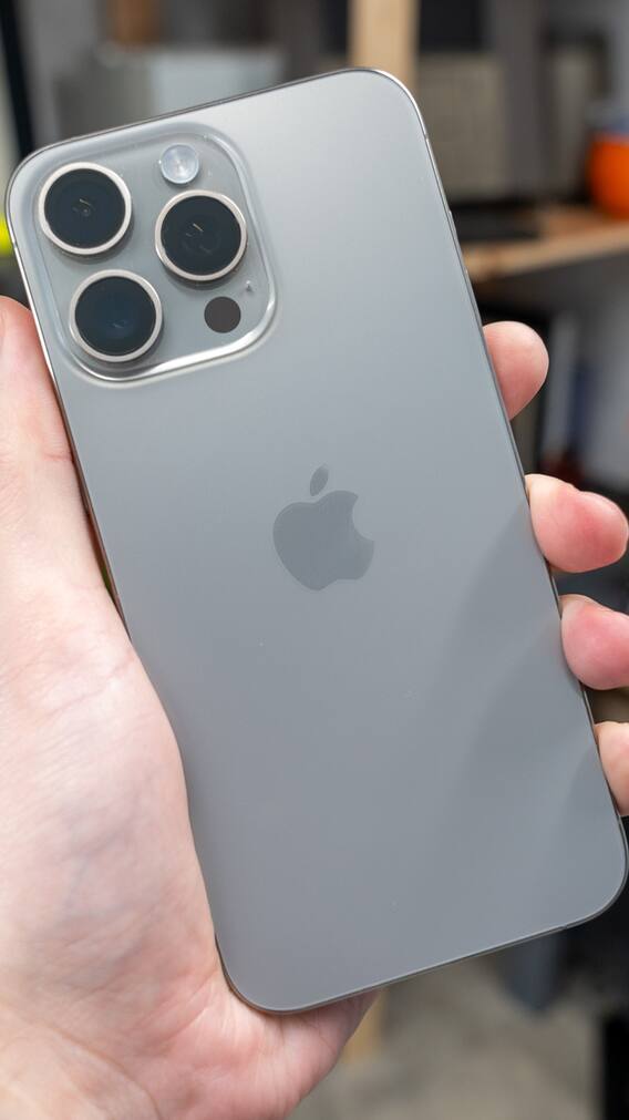 औंधे मुंह गिरे iPhone 15 Pro और iPhone 15 Pro Max के दाम!