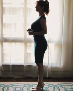 Anveshi Jain: બોડીકોન ડ્રેસમાં અન્વેશી જૈને બતાવ્યું હોટ ફિગર, જુઓ તસવીરો