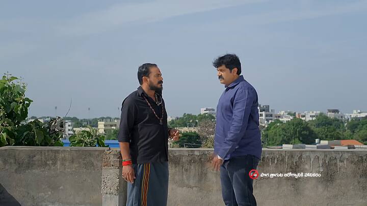నీ కొడుకుని అద్భుతంగా పెంచాను...ప్రయోజకుడుని చేశాను..కానీ నా కొడుకుని నువ్వు నీలా రౌడీలా తయారు చేశావ్ అని ఫైర్ అవుతాడు మహదేవయ్య తమ్ముడు. ఇలా చేస్తుంటే చూస్తూ ఊరుకోను అన్న తమ్ముడిని రివర్స్ లో బెదిరిస్తాడు మహదేవయ్య...
