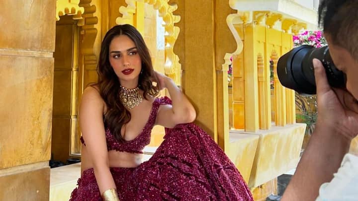 Manushi Chhillar Photos: మెగా హీరో మూవీతో టాలీవుడ్ లో అడుగుపెట్టిన మానుషి..ఆ తర్వాత తెలుగులో మరో ప్రాజెక్టుకి సైన్ చేయలేదు. సోషల్ మీడియాలో యాక్టివ్ ఉండే హర్యానా వయ్యారి లేటెస్ట్ గా షేర్ చేసిన పిక్స్