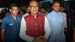 Jharkhand Elections: झारखंड में महिलाओं ने शिवराज चौहान को पोटली में दिया सीक्रेट गिफ्ट, जानें क्या था उसमें?