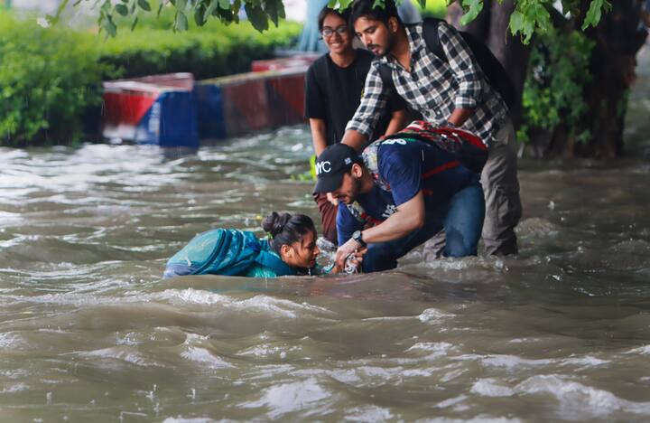 कुल 36 उपमंडल में से नौ में अत्यधिक बारिश हुई जिसमें राजस्थान (74 प्रतिशत), गुजरात (68 प्रतिशत), महाराष्ट्र, तमिलनाडु और तटीय आंध्र प्रदेश शामिल हैं.