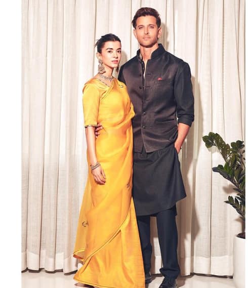 सबा जहां 38 साल की है तो वहीं ऋतिक रोशन की उम्र 50 साल है. हालांकि प्यार में उम्र मायने नहीं रखती हैं. दोनों अक्सर अपने फैंस को कपल गोल्स देते रहते हैं.