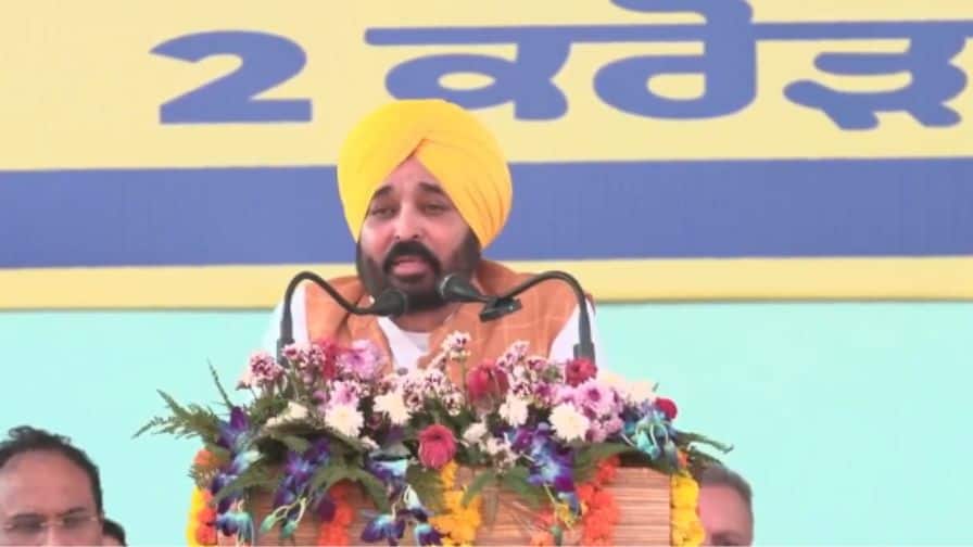 Panchayat Election: ਪੰਚਾਇਤੀ ਚੋਣਾਂ ਬਾਰੇ ਸੀਐਮ ਮਾਨ ਦਾ ਵੱਡਾ ਐਲਾਨ....ਪੜ੍ਹੇ-ਲਿਖੇ ਨੌਜਵਾਨ ਖਿੱਚ ਲੈਣ ਤਿਆਰੀ Panchayat Election CM Mann big announcement about panchayat elections Panchayat Election: ਪੰਚਾਇਤੀ ਚੋਣਾਂ ਬਾਰੇ ਸੀਐਮ ਮਾਨ ਦਾ ਵੱਡਾ ਐਲਾਨ....ਪੜ੍ਹੇ-ਲਿਖੇ ਨੌਜਵਾਨ ਖਿੱਚ ਲੈਣ ਤਿਆਰੀ