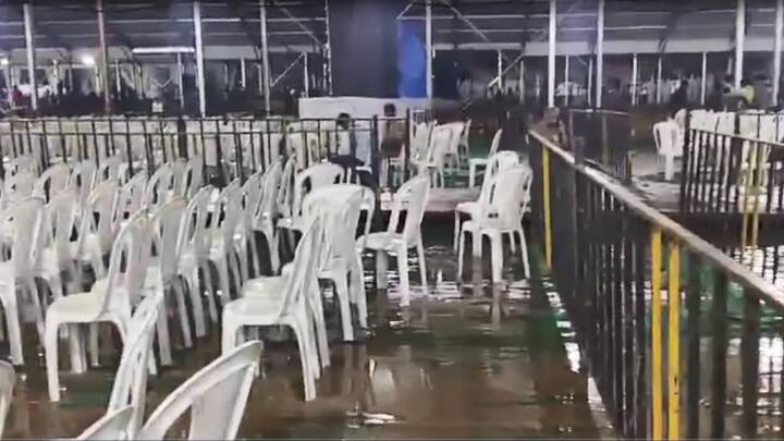 हवामान विभागाने 27 सप्टेंबरपर्यंत महाराष्ट्रात मुसळधार पावसाचा अंदाज वर्तवला आहे. पंतप्रधान नरेंद्र मोदी यांची सभा पुण्यातील एस.पी.कॉलेजच्या मैदानावर होणार आहे. या मैदानावर जय्यत तयारीही सुरु आहे.