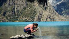 चेहरे पर होते हैं बहुत सारे छोटे कीड़े, एक्सपर्ट ने बताई सुबह मुंह धोने की वजह