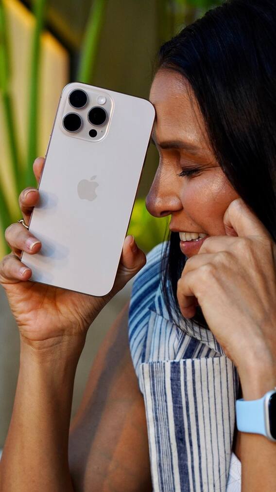 iPhone का कौन सा मॉडल यूज करती हैं Neha Dhupia, कितनी है कीमत?