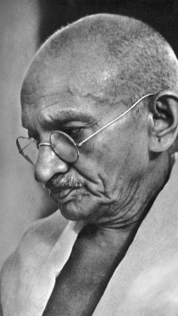 गांधी जी ने पहली बार कब खरीदा था चश्मा?