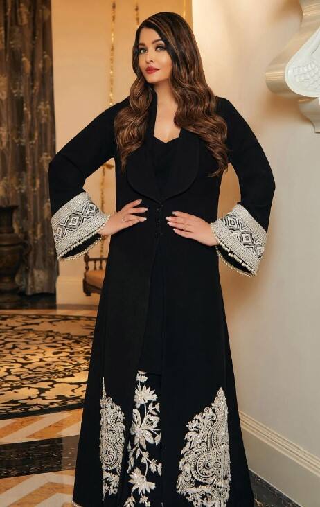 ਹਾਲ ਹੀ 'ਚ ਐਸ਼ਵਰਿਆ ਰਾਏ ਨੂੰ ਲੋਰੀਅਲ ਪੈਰਿਸ ਫੈਸ਼ਨ ਵੀਕ 'ਚ ਵਾੱਕ ਕਰਦੇ ਦੇਖਿਆ ਗਿਆ ਸੀ ਪਰ ਜਿਵੇਂ ਹੀ ਉਨ੍ਹਾਂ ਦੀਆਂ ਤਸਵੀਰਾਂ ਸਾਹਮਣੇ ਆਈਆਂ ਤਾਂ ਲੋਕਾਂ ਨੇ ਉਨ੍ਹਾਂ ਨੂੰ ਟ੍ਰੋਲ ਕਰਨਾ ਸ਼ੁਰੂ ਕਰ ਦਿੱਤਾ।