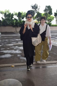 Rekha Gives 80s Vibe In Her Airport Look As She Heads To Abu Dhabhi For IIFA Awards - See Pics