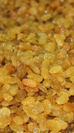 પલાળેલી કિસમિસના 6 ફાયદા: લોહી અને હાડકાં માટે રામબાણ!