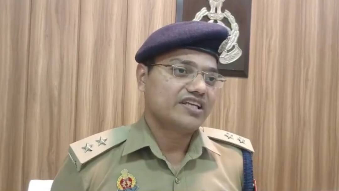 मुरादाबाद में अवैध खनन रोकने गई SDM व तहसीलदार की टीम पर हमला, गाड़ी चढ़ाने की कोशिश Moradabad Illegal Mining SDM and Tehsildar's team attacked attempted to run over vehicl ann मुरादाबाद में अवैध खनन रोकने गई SDM व तहसीलदार की टीम पर हमला, गाड़ी चढ़ाने की कोशिश