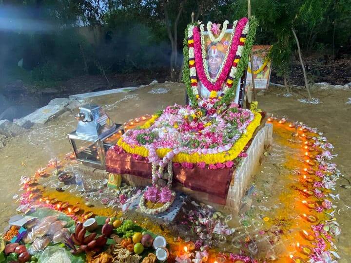 Karur Om Sri Satguru Bhagwan Bhatti Siddhar Jiva Samadhi 9th Annual Guru Puja Festival - TNN கரூர்: ஓம் ஸ்ரீ சத்குரு பகவான் பாட்டி சித்தர் குருபூஜை விழா; பக்தர்களுக்கு அன்னதானம்