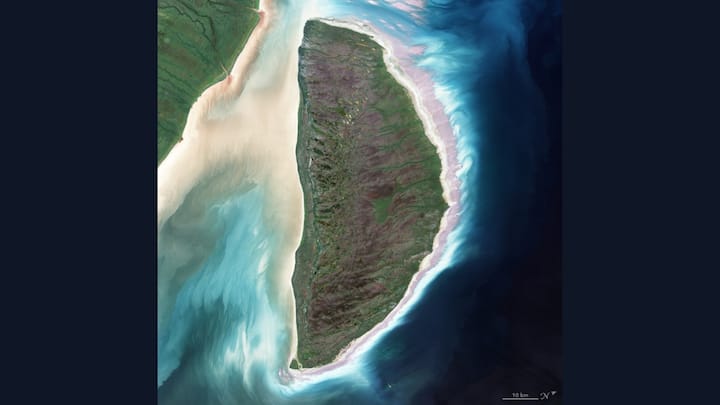 DARN GOOD: Akimiski Island in James Bay was captured in this image by the Enhanced Thematic Mapper aboard Landsat 7 on August 9, 2000. Photo: NASA