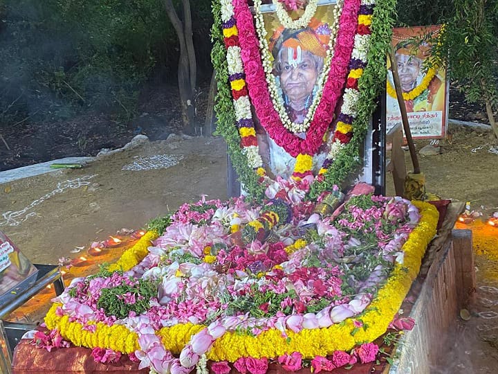 கரூர்: ஓம் ஸ்ரீ சத்குரு பகவான் பாட்டி சித்தர் குருபூஜை விழா; பக்தர்களுக்கு அன்னதானம்