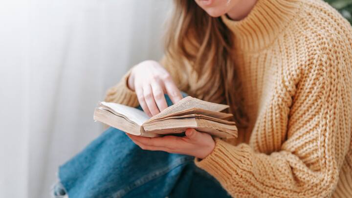 They can also set aside time for small things that they like to do. For instance, it could be a five-minute skincare routine, reading, or painting something that they like. (Image source: Canva)