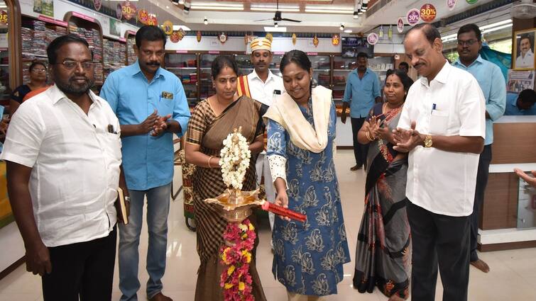 Thanjavur Vairam Co-Optex Outlet Launches Diwali 2024 Special Discount Sale - TNN ரூ.1.57 கோடி விற்பனை இலக்கு... எங்கு? எந்த நிறுவனத்திற்கு தெரியுங்களா?