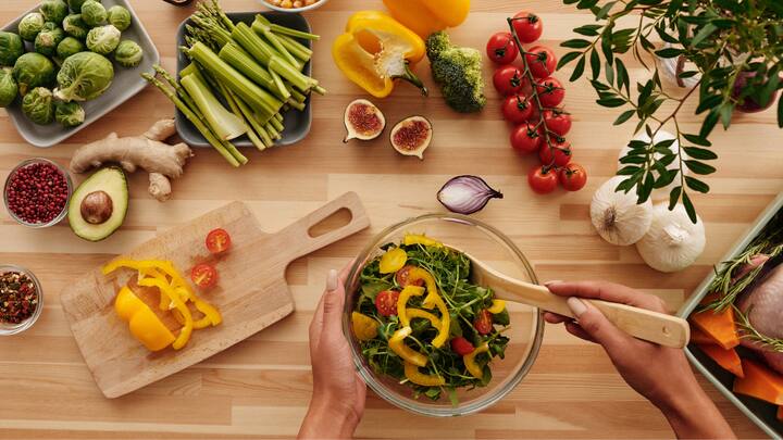 Healthy eating is another key aspect. Women can focus on balanced meals that include more fruits, vegetables, and lean proteins. (Image source: Canva)