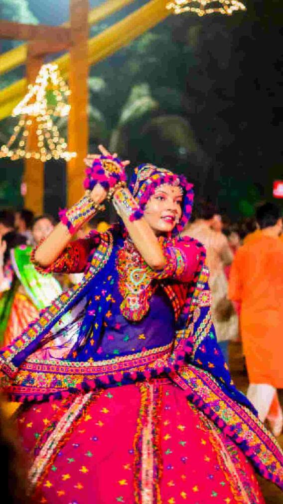 नवरात्रीतील 9 दिवसाचे 9 रंग