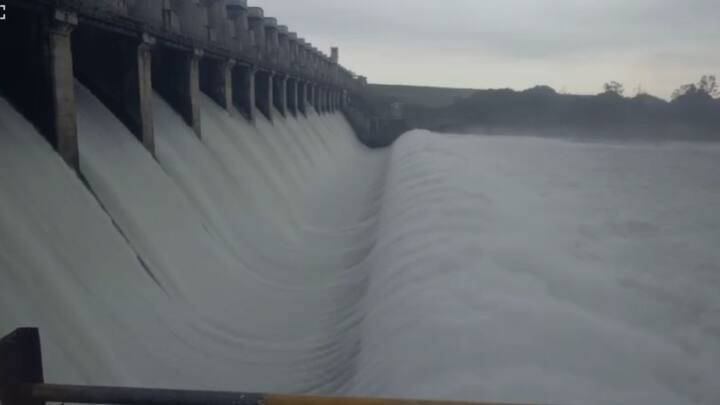 जायकवाडी धरणाचे 18 दरवाजे उघडण्यात आले आहेत.
