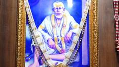 शिर्डीच्या साईबाबांना चकाकणाऱ्या मुकूट अर्पण करण्याची 'सुवर्ण' इच्छा पूर्ण, महिला भक्त भावूक