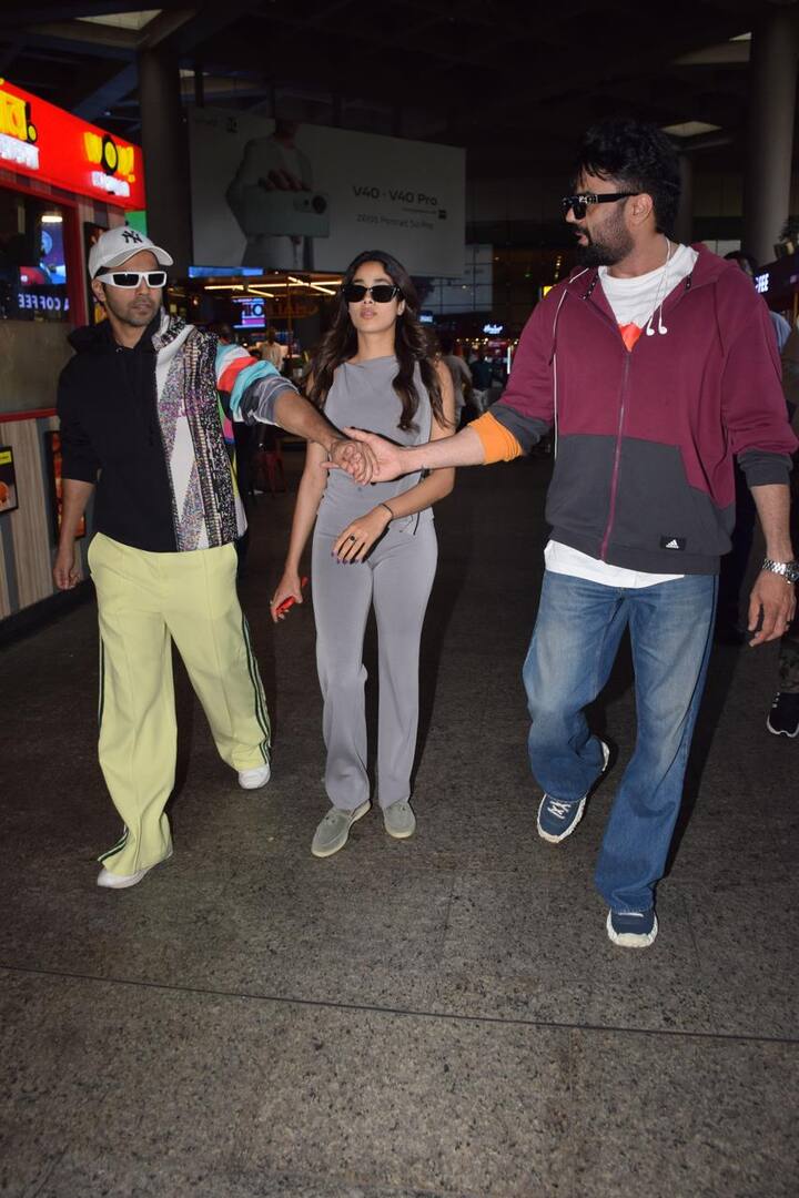 वहीं मनीष पॉल इन तस्वीरों में व्हाइट टीशर्ट औऱ ब्लू डेनिम के साथ मरून कलर की जैकेट पहने हुए नजर आ रहे हैं.