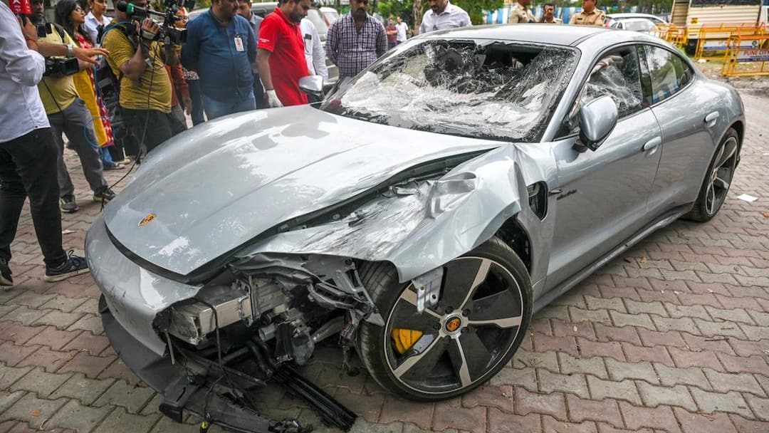 Big demand of Pune police against minor son of builder Vishal Agarwal in Pune Porsche car accident Pune Porsche Car Accident : पुणे पोर्श कार अपघातामधील बिल्डर विशाल अग्रवालच्या अल्पवयीन पोराविरोधात पुणे पोलिसांची मोठी मागणी