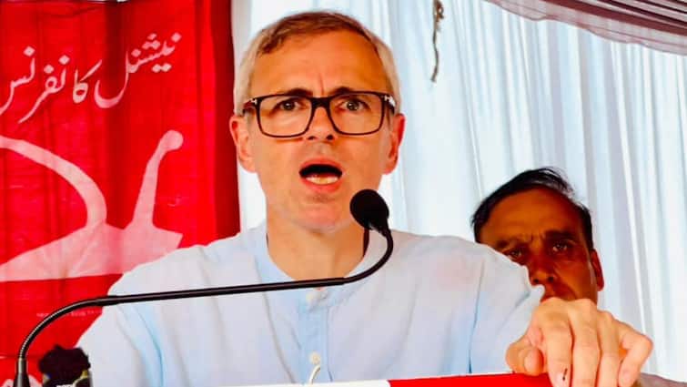 Omar Abdullah Reaction on Foreign Ambassadors Valley Visit watch Jammu Kashmir Assembly Election 2024 Voting Jammu Kashmir Election: विदेशी राजदूतों ने मतदान देखने के लिए किया घाटी का दौरा, उमर अब्दुल्ला ने जताई नाराजगी