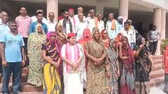 अलीगढ़: जलभराव-पोखरे पर दबंगों के कब्जे से परेशान ग्रामीणों का प्रदर्शन