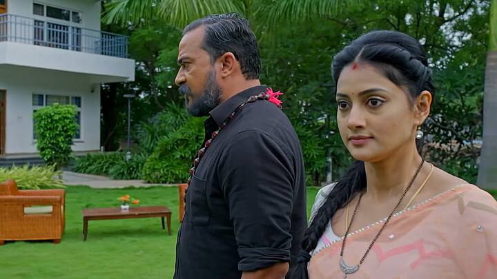 నేను పక్కనుండి గెలిపిస్తాని సత్య సవాల్ చేస్తుంది..అహంకారంగా నవ్వుతున్న మహదేవయ్యతో.. మీ ముందున్నది మీ కోడలు కాదు కోడలి కాని కోడలు...భర్తకోసం ఏదైనా చేసేందుకు సిద్ధపడిన సత్యభామ.. ఓడిపోయేందుకు సిద్ధంగా ఉండండి మావయ్య కానీ మావయ్యగారు అని స్ట్రాంగ్ గా చెబుతుంది.