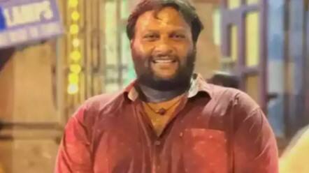 ਤਿਰੂਪਤੀ ਮੰਦਰ ਦੇ ਲੱਡੂਆਂ ਦਾ ਮਾਮਲਾ ਗਰਮਾਇਆ  ਉਨ੍ਹਾਂ ਦਾ ਇਹ ਕਮੈਂਟ ਮਸ਼ਹੂਰ ਤਿਰੂਪਤੀ ਮੰਦਰ 'ਚ ਪ੍ਰਸਾਦ ਵਜੋਂ ਵਰਤਾਏ ਜਾਣ ਵਾਲੇ ਲੱਡੂ 'ਚ ਇਸਤੇਮਾਲ ਕੀਤੇ ਜਾਣ ਵਾਲੇ ਘਿਓ 'ਚ ਕਥਿਤ ਤੌਰ ਤੇ ਜਾਨਵਰ ਦੀ ਚਰਬੀ ਦੀ ਮਿਲਾਵਟ ਨੂੰ ਲੈ ਕੇ ਹੋਏ ਵਿਵਾਦ ਤੋਂ ਬਾਅਦ ਆਇਆ ਹੈ।