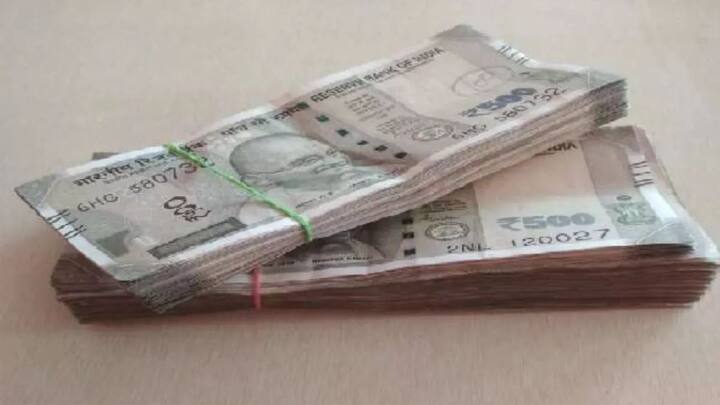 इस योजना में जो छात्र आईएएस की परीक्षा पास कर लेते हैं. सरदार की ओर से उन्हें 1 लाख रुपये दिए जाते हैं. तो वहीं आरएएस की परीक्षा पास करने के बाद 50,000 रुपये दिए जाते हैं.