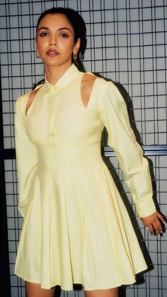 श्रिया पिळगावकरचा हटके लुक !