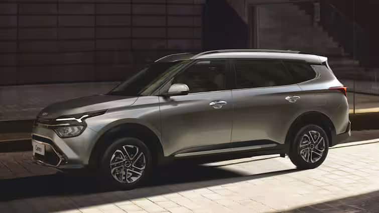 best 7 seater car for family starting price 6 lakh rupees upcoming affordable vehicles read article in Gujarati હજુ થોડી વધારે રાહ જોવો! તમારા પરિવાર માટે આ શ્રેષ્ઠ 7-સીટર કાર ટૂંક સમયમાં લોન્ચ થવા જઈ રહી છે, જે બજેટમાં પણ પરફેક્ટ ફિટ છે