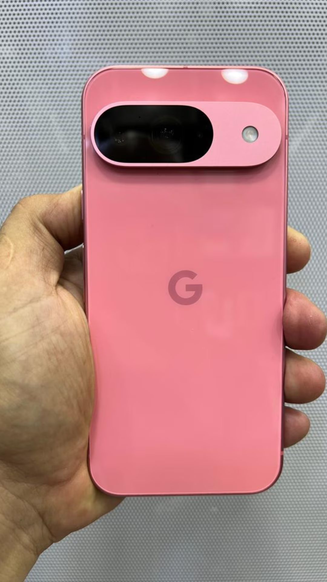 इस समय Google Pixel 9 स्मार्टफोन की इंस्टेंट डिलीवरी की जा रही है
